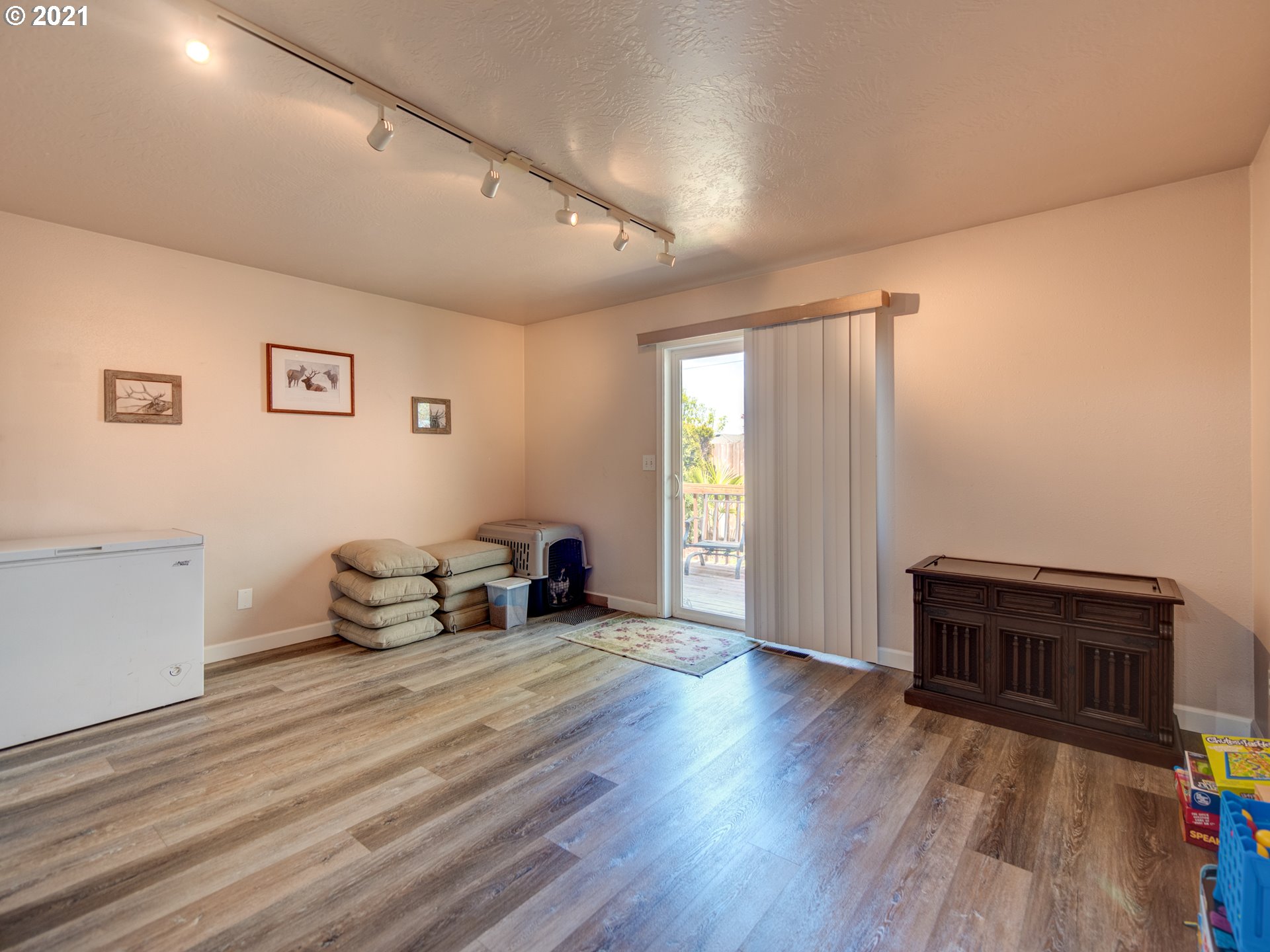 6011 Pine Ridge Place Eugene, OR 97402 - Photo 10 of 27 Gallery Image 10