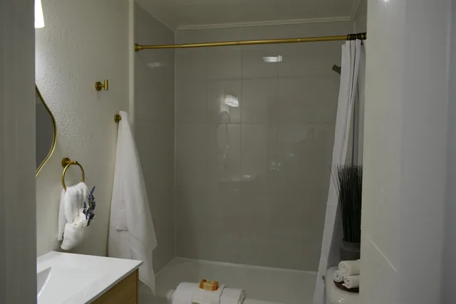 $189,900 | 438 West 5th Avenue, Oshkosh, WI 54902