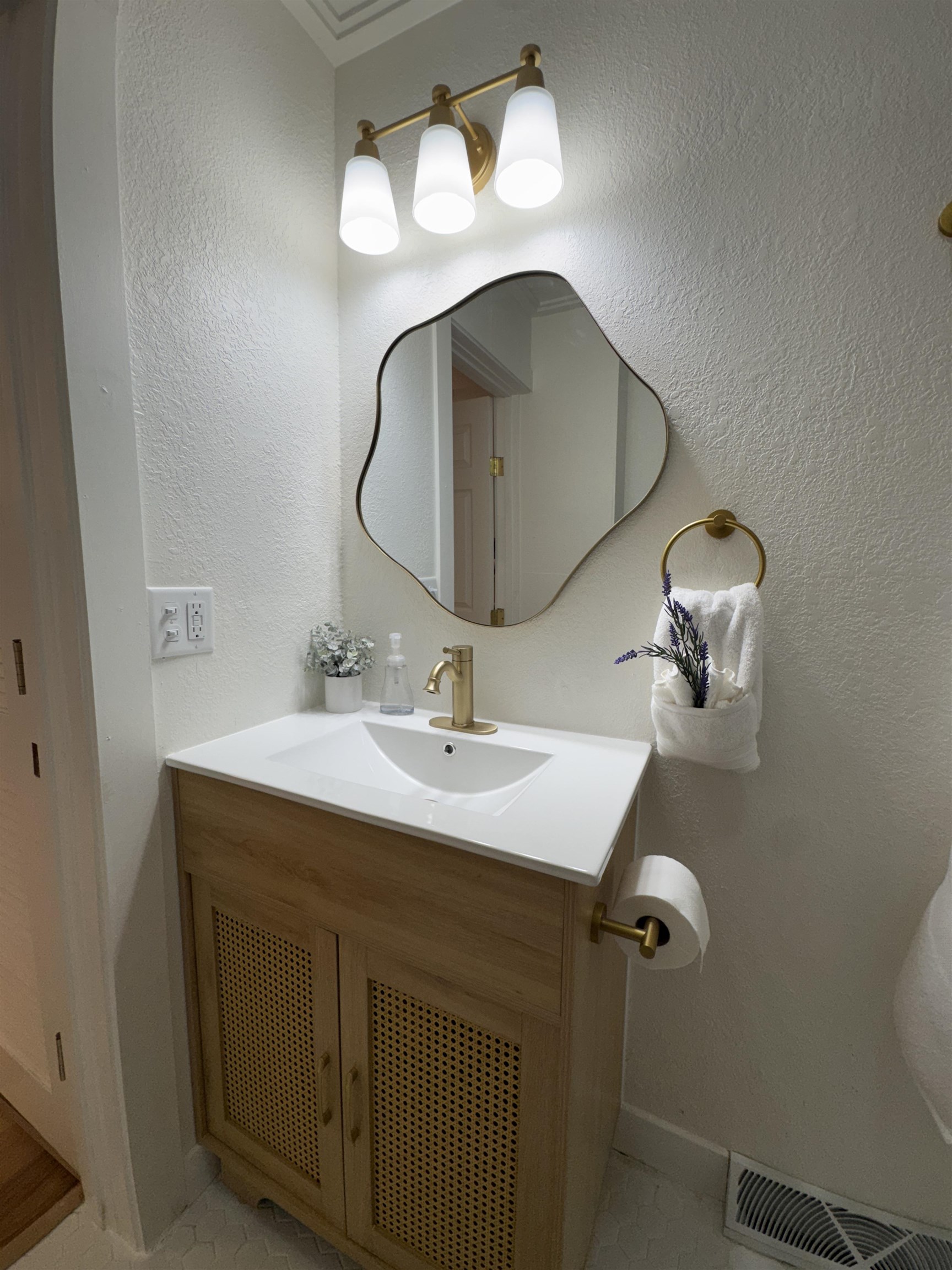 438 West 5th Avenue Oshkosh, WI 54902 - Photo 12 of 14