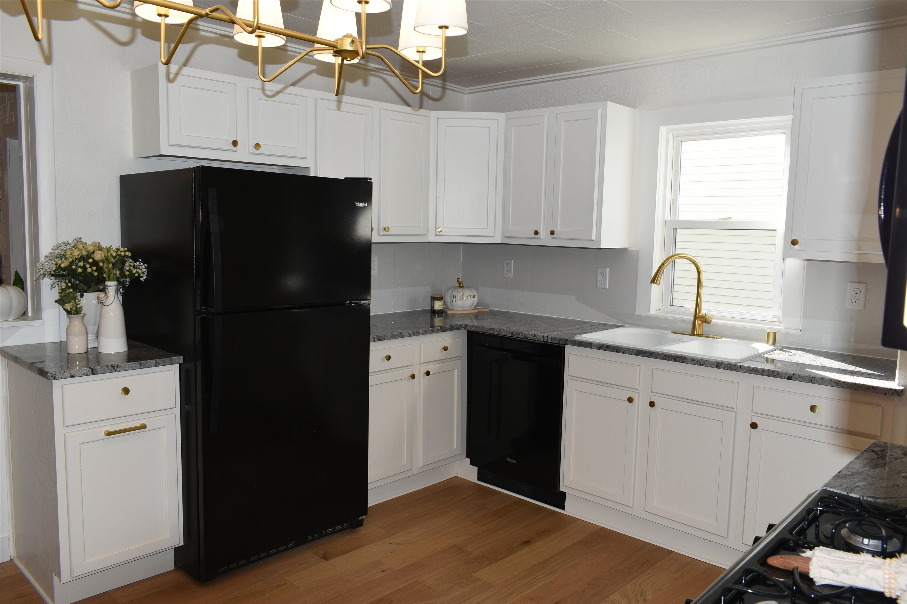 438 West 5th Avenue Oshkosh, WI 54902 - Photo 5 of 14