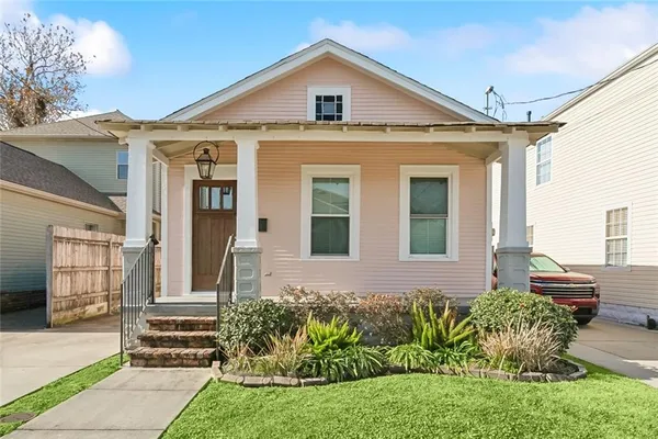 $299,000 | 410 Newton Street, Gretna, LA 70053