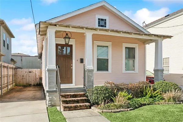 $299,000 | 410 Newton Street, Gretna, LA 70053