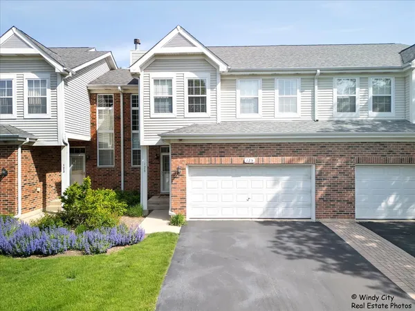 $595,000 | 125 Chestnut Hills Circle, Burr Ridge, IL 60527