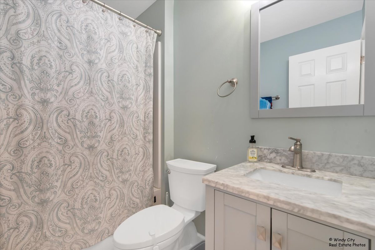 125 Chestnut Hills Circle Burr Ridge, IL 60527 - Photo 17 of 26