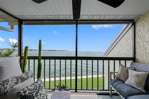 $324,900 | 7300 Sunshine Skyway Lane South, Unit 210, St. Petersburg, FL 33711