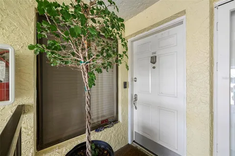 $324,900 | 7300 Sunshine Skyway Lane South, Unit 210, St. Petersburg, FL 33711