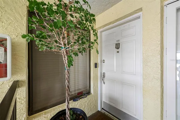 $314,900 | 7300 Sunshine Skyway Lane South, Unit 210, St. Petersburg, FL 33711
