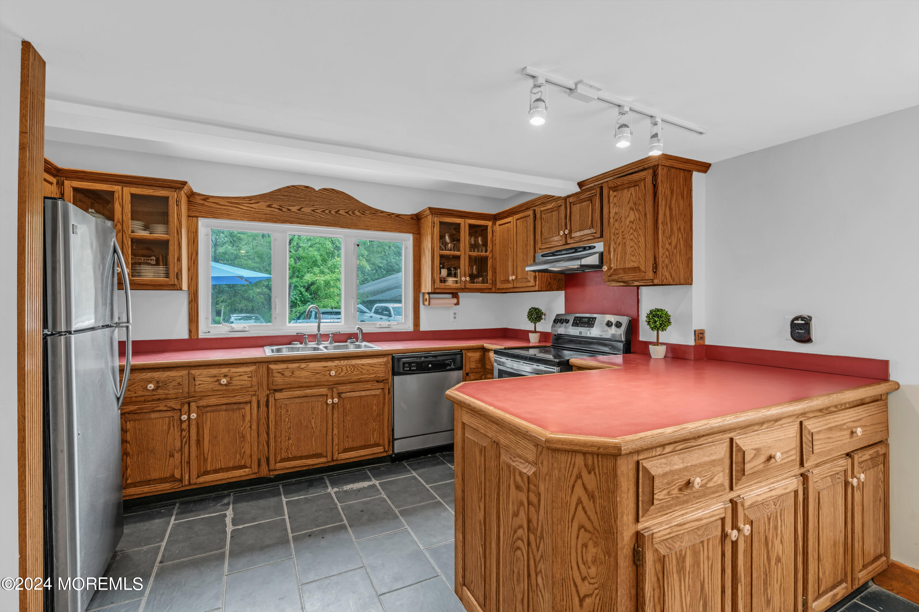 14 Maxim Road Howell, NJ 07731 - Photo 29 of 55 023_dsc07999_545