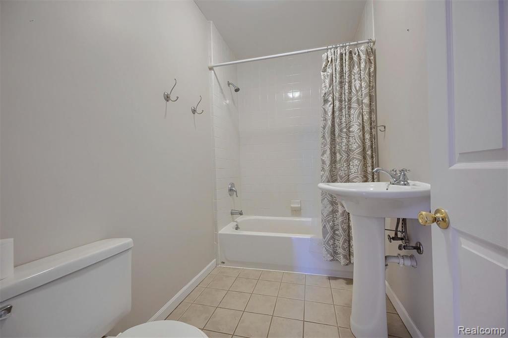 20903 Doepfer Road Warren, MI 48091 - Photo 19 of 26