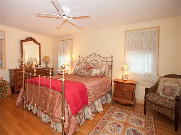 4 New Meadows Road Winchester, MA 01890 - Photo 12 of 19 Gallery Image 12