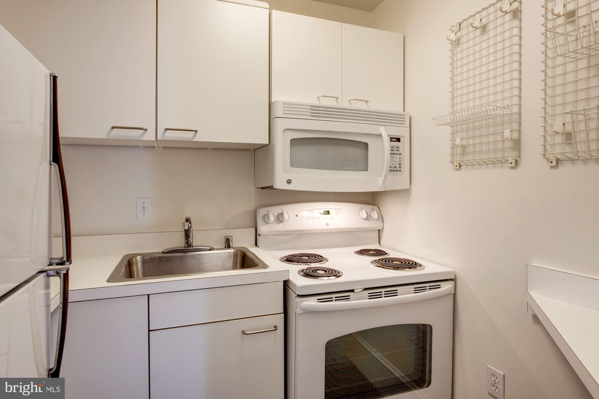 2153 California Street Northwest, Unit 207 Washington, DC 20008 - Photo 11 of 32 Kitchen
