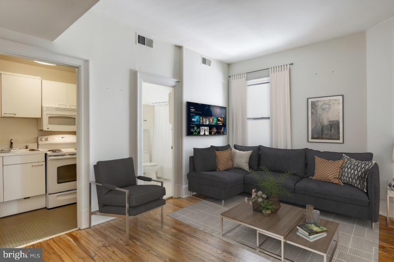 2153 California Street Northwest, Unit 207 Washington, DC 20008 - Photo 4 of 32 Living Room