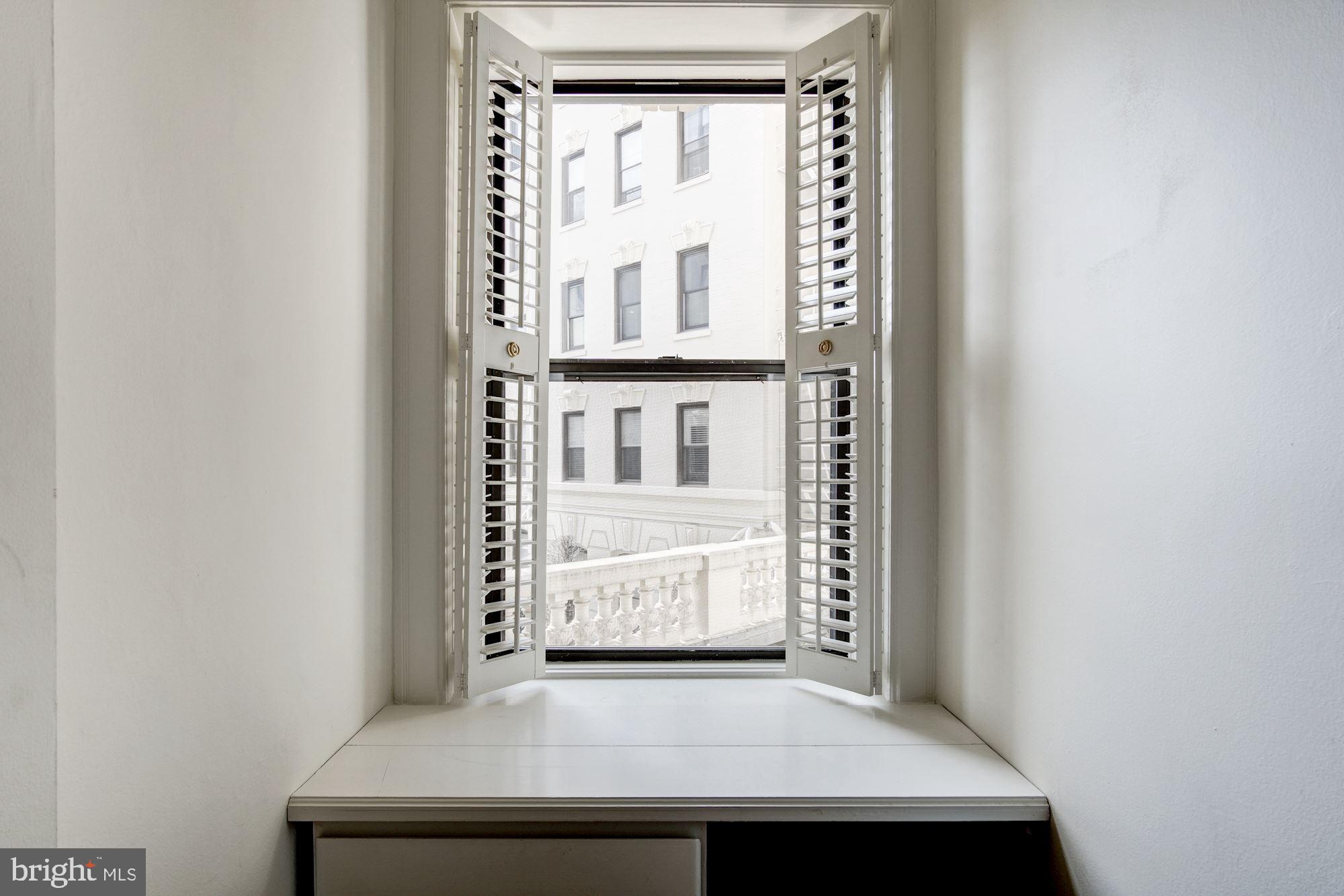 2153 California Street Northwest, Unit 207 Washington, DC 20008 - Photo 10 of 32 Bedroom Built-in Desk