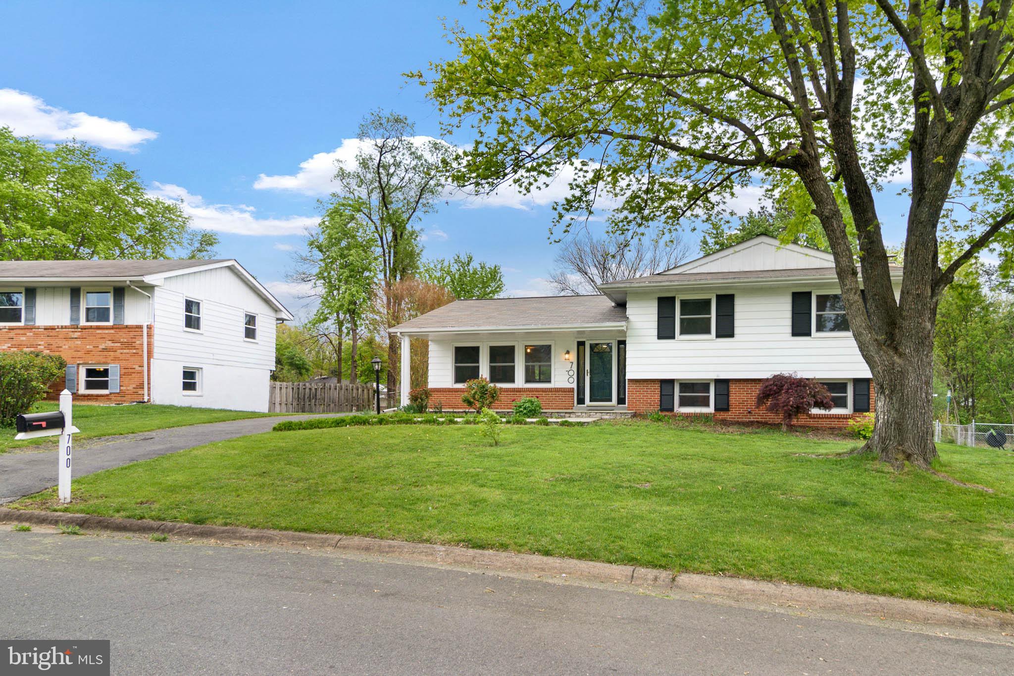 700 East Roanoke Road Sterling, VA 20164 - Photo 2 of 44 Gallery Image 2
