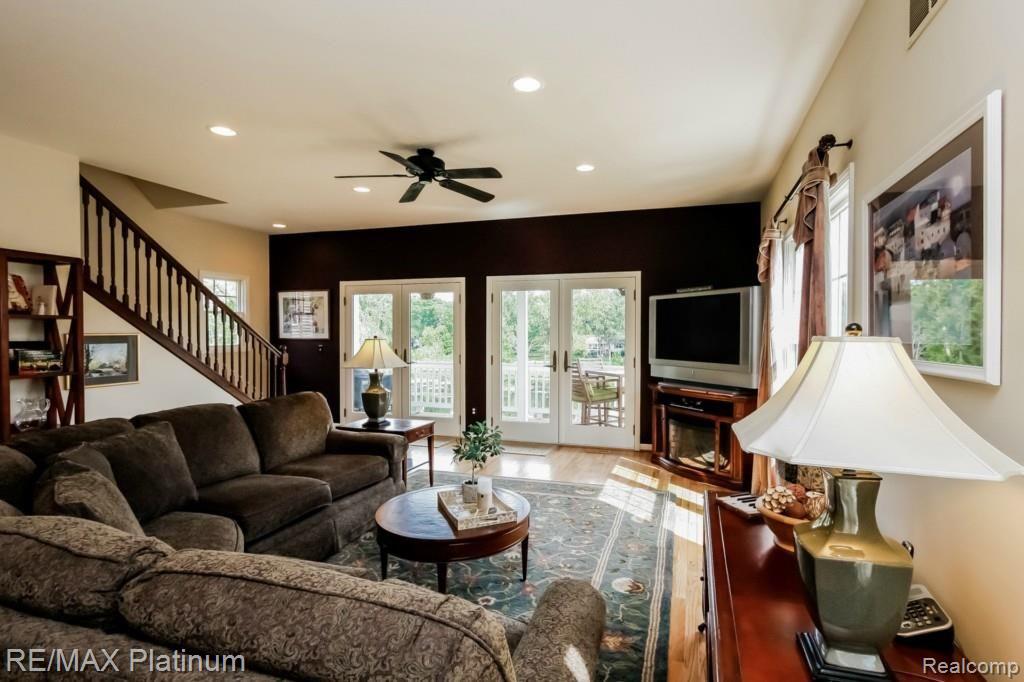 9033 Riverside Drive Brighton, MI 48116 - Photo 31 of 90 013-Living_Room-1938879-medium.jpg