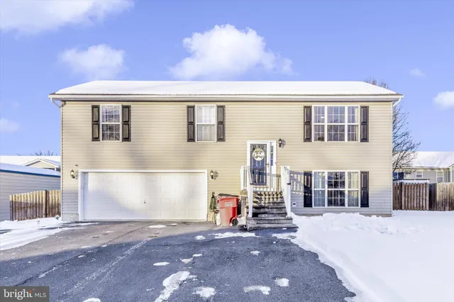 $319,900 | 140 Heights Avenue, Martinsburg, WV 25404