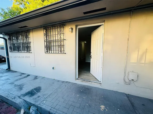 $2,400 | 10805 Southwest 4th Street, Unit 3, Sweetwater, FL 33174