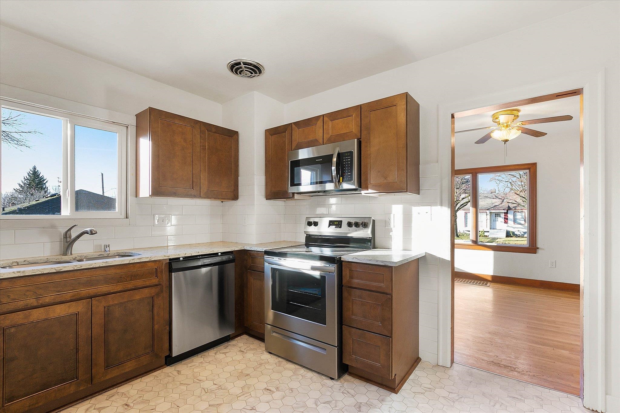 1216 North Woodruff Road Spokane Valley, WA 99206 - Photo 5 of 17