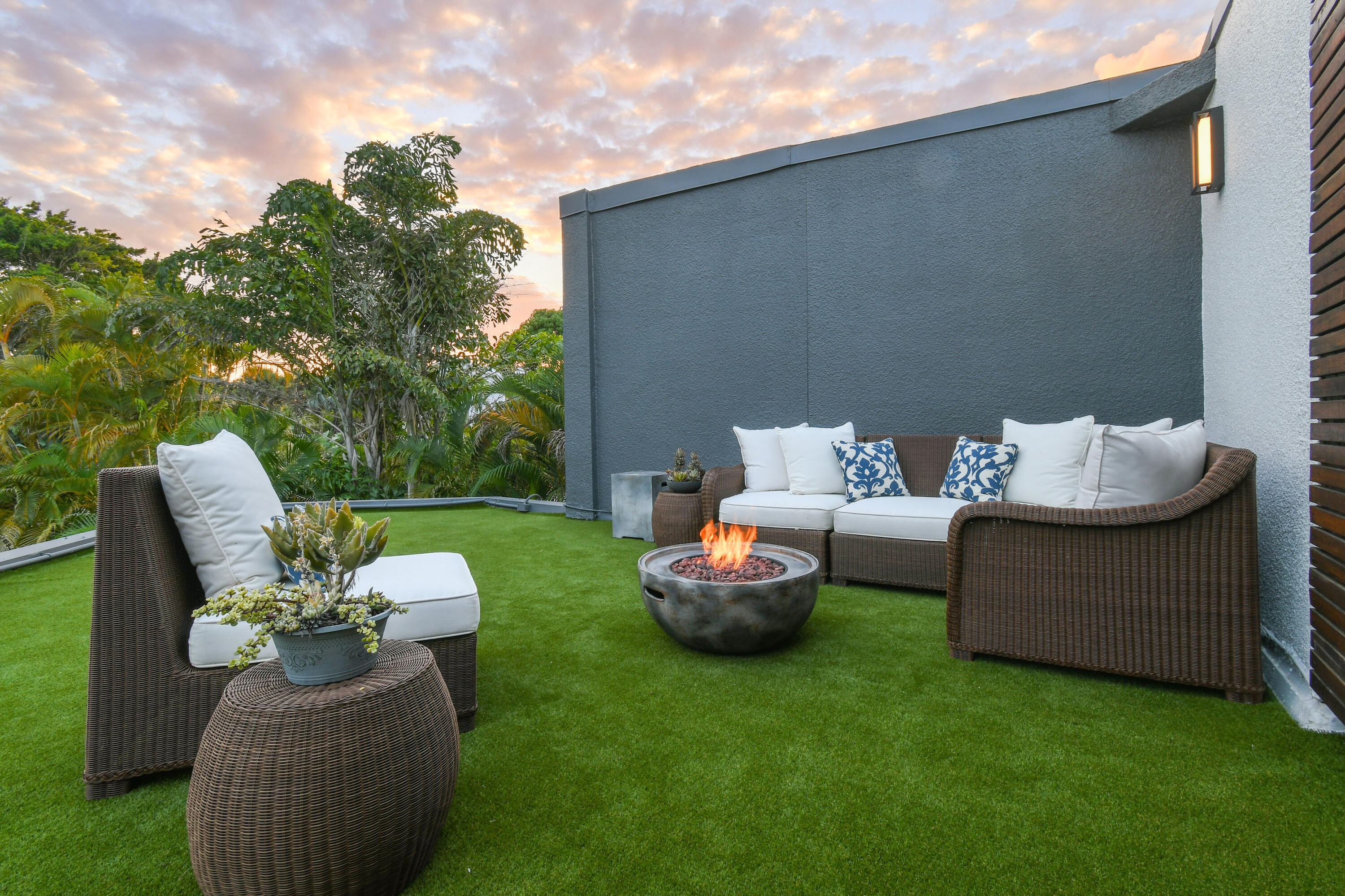 10561 Southeast Le Parc Jupiter, FL 33469 - Photo 7 of 80 10561SELeParc-Twilights(29)