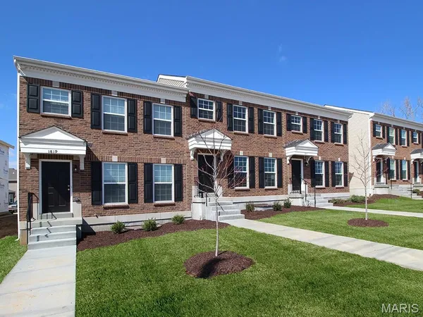$244,900 | 2 Georgetown At Harvest Townhom, Wentzville, MO 63385