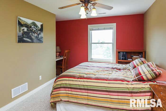 5530 Judge Road Bettendorf, IA 52722 - Photo 16 of 20 Gallery Image 16