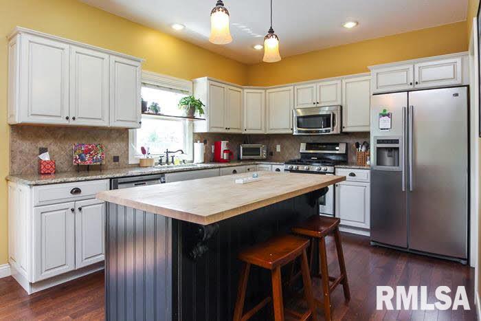 5530 Judge Road Bettendorf, IA 52722 - Photo 5 of 20 Gallery Image 5
