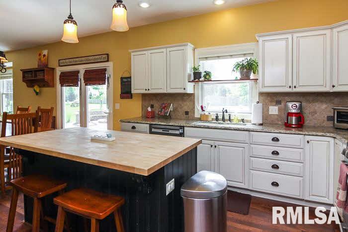 5530 Judge Road Bettendorf, IA 52722 - Photo 6 of 20 Gallery Image 6