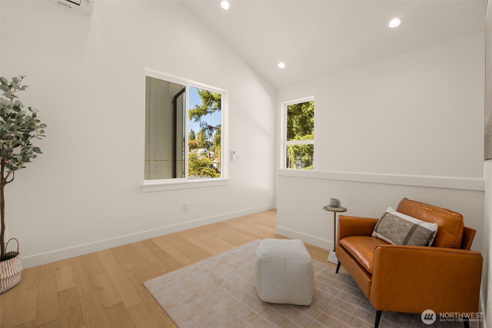 7335 & 7335b 21st Avenue Northeast Seattle, WA 98115 - Photo 14 of 40