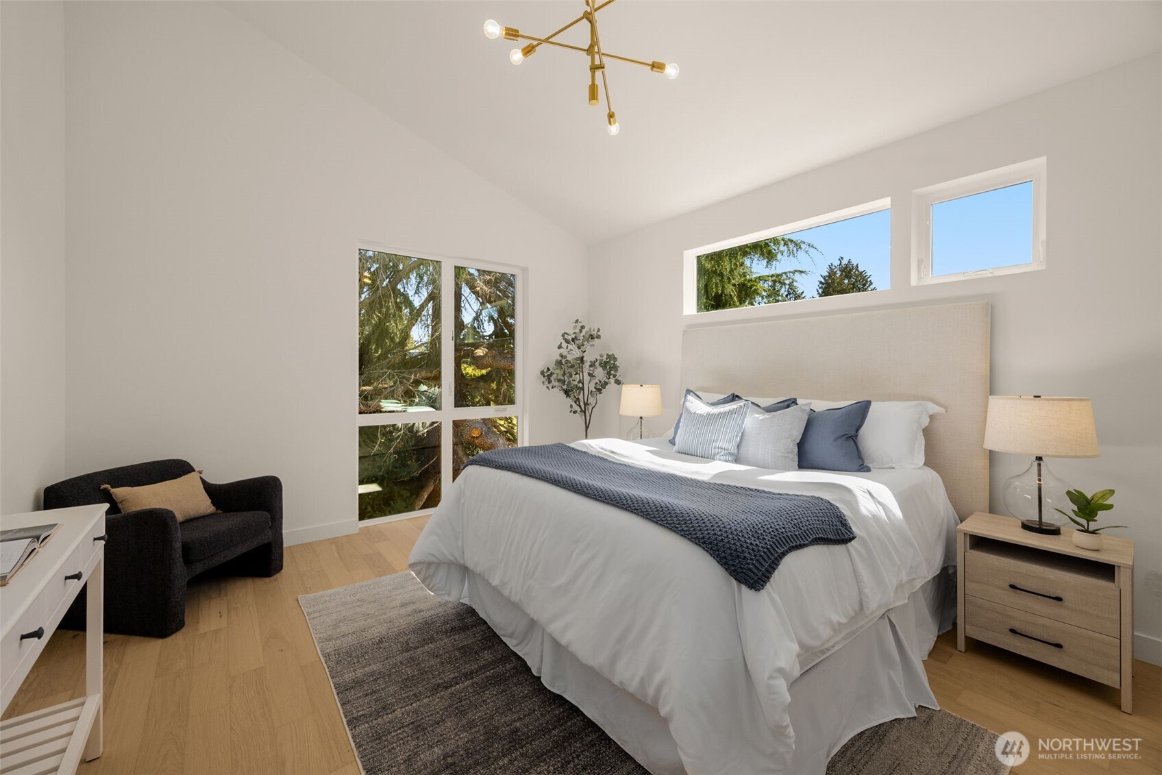 7335 & 7335b 21st Avenue Northeast Seattle, WA 98115 - Photo 16 of 40