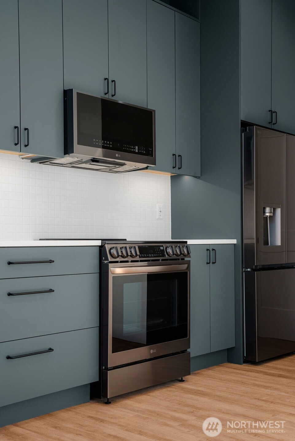 7335 & 7335b 21st Avenue Northeast Seattle, WA 98115 - Photo 30 of 40