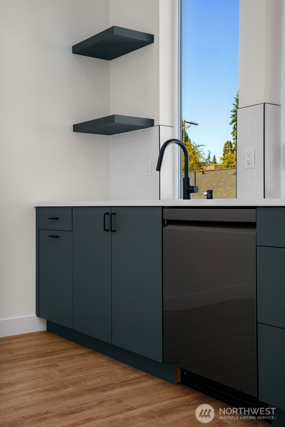 7335 & 7335b 21st Avenue Northeast Seattle, WA 98115 - Photo 31 of 40