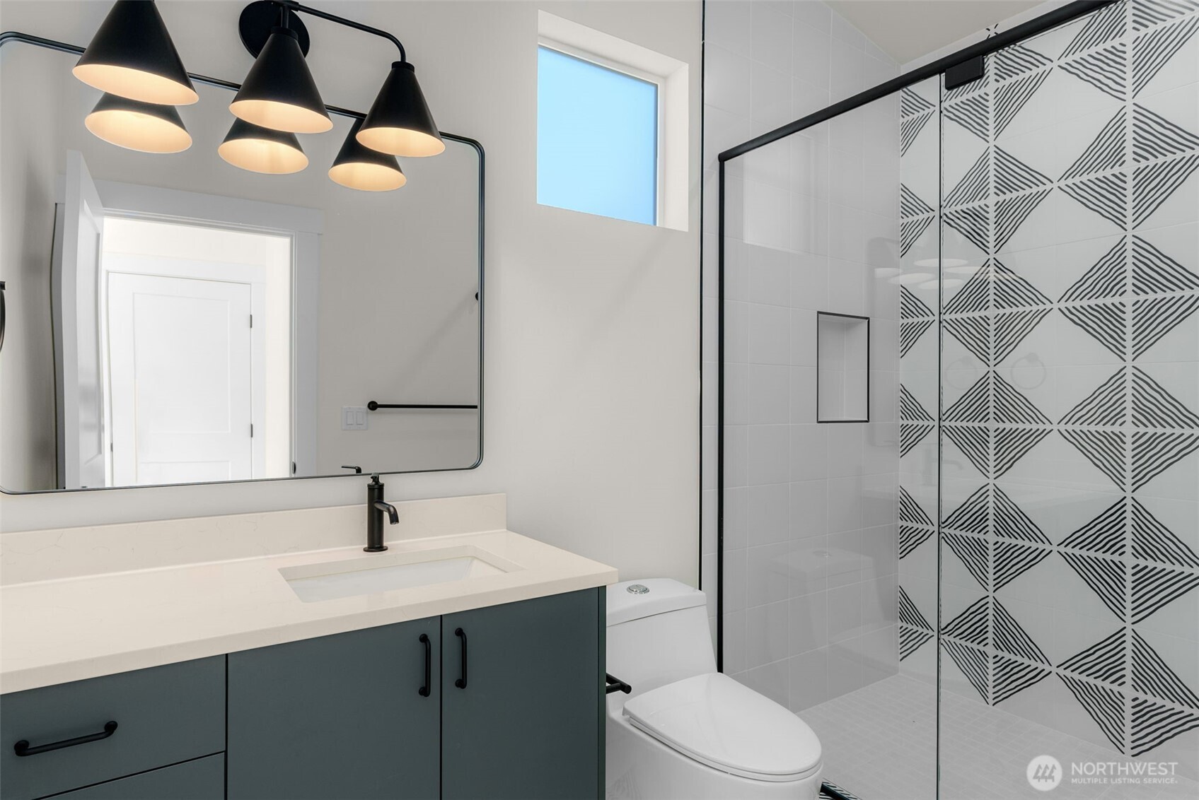 7335 & 7335b 21st Avenue Northeast Seattle, WA 98115 - Photo 35 of 40