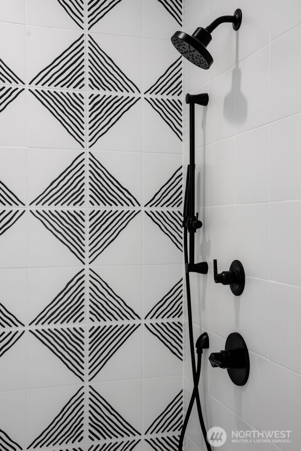 7335 & 7335b 21st Avenue Northeast Seattle, WA 98115 - Photo 36 of 40