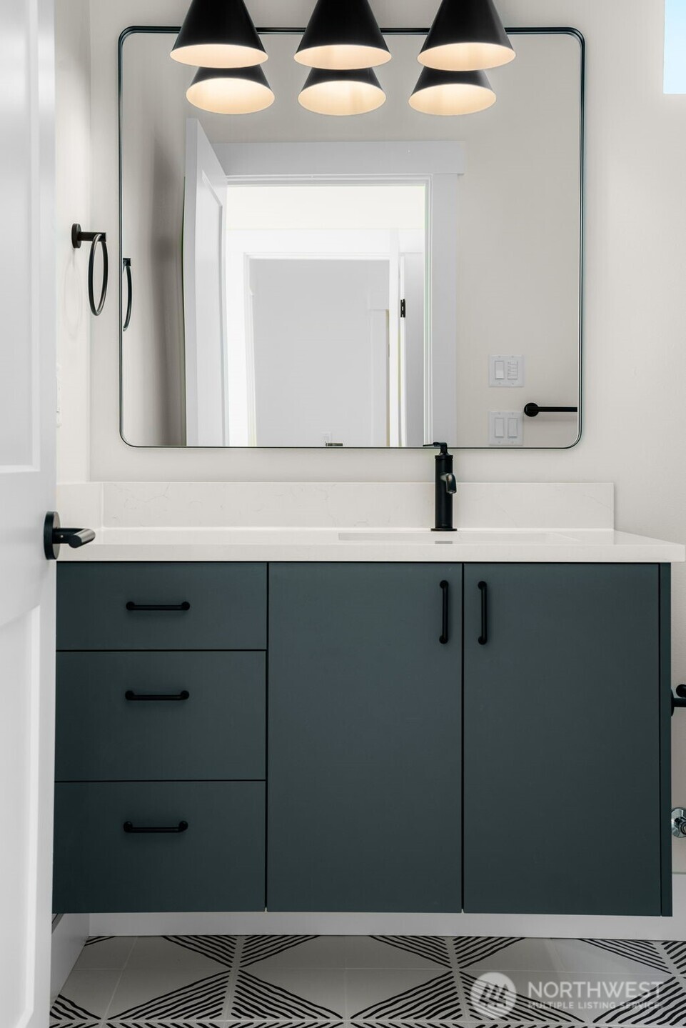 7335 & 7335b 21st Avenue Northeast Seattle, WA 98115 - Photo 38 of 40