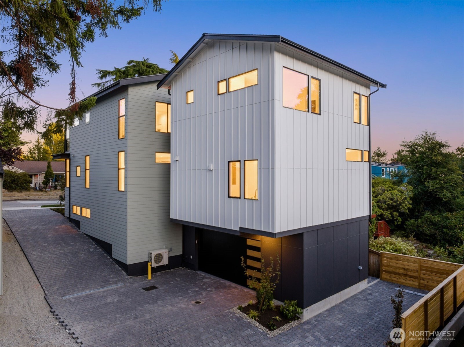 7335 & 7335b 21st Avenue Northeast Seattle, WA 98115 - Photo 39 of 40