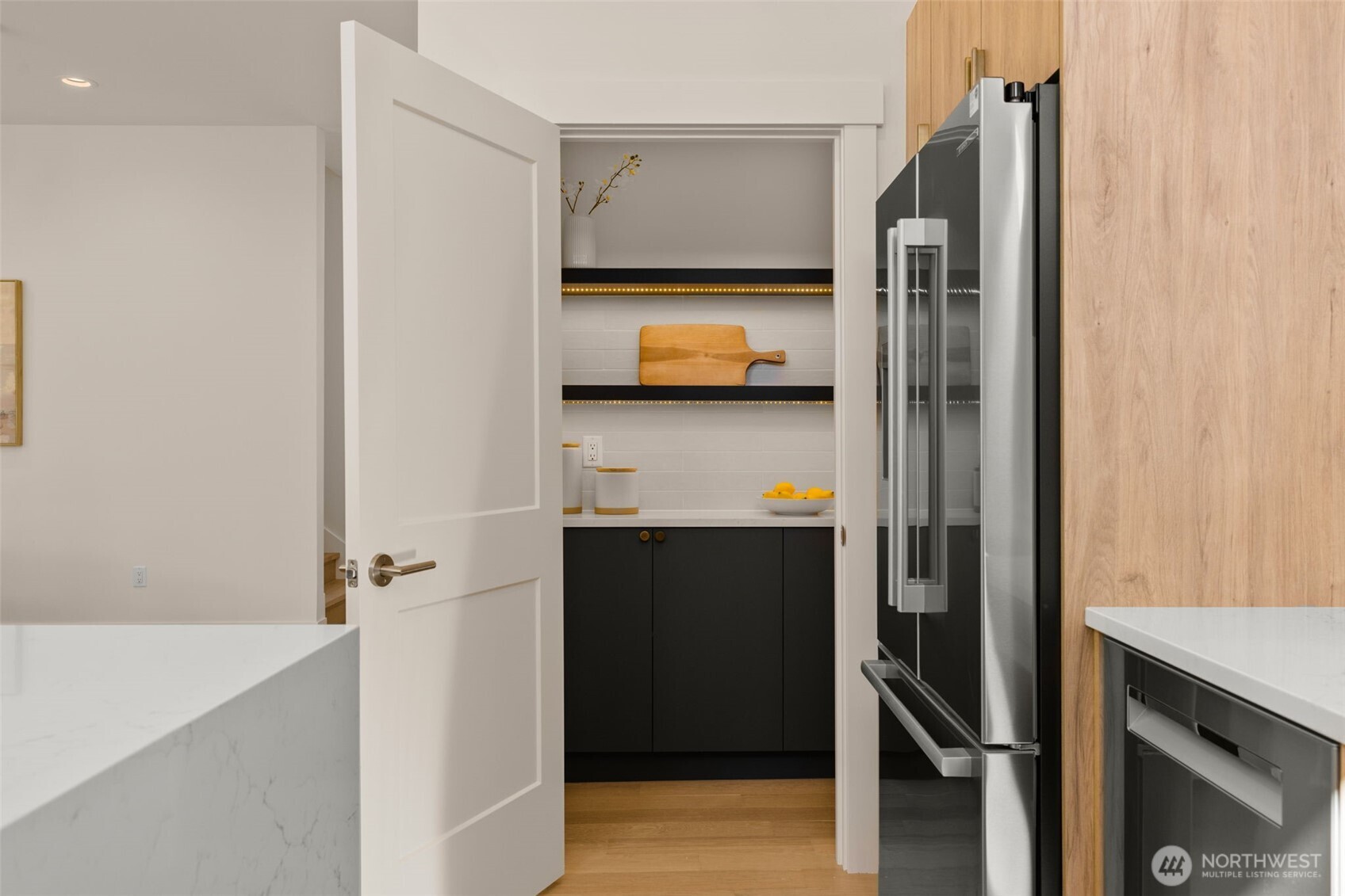 7335 & 7335b 21st Avenue Northeast Seattle, WA 98115 - Photo 6 of 40