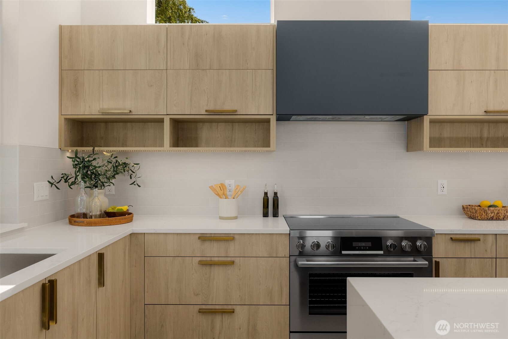 7335 & 7335b 21st Avenue Northeast Seattle, WA 98115 - Photo 8 of 40