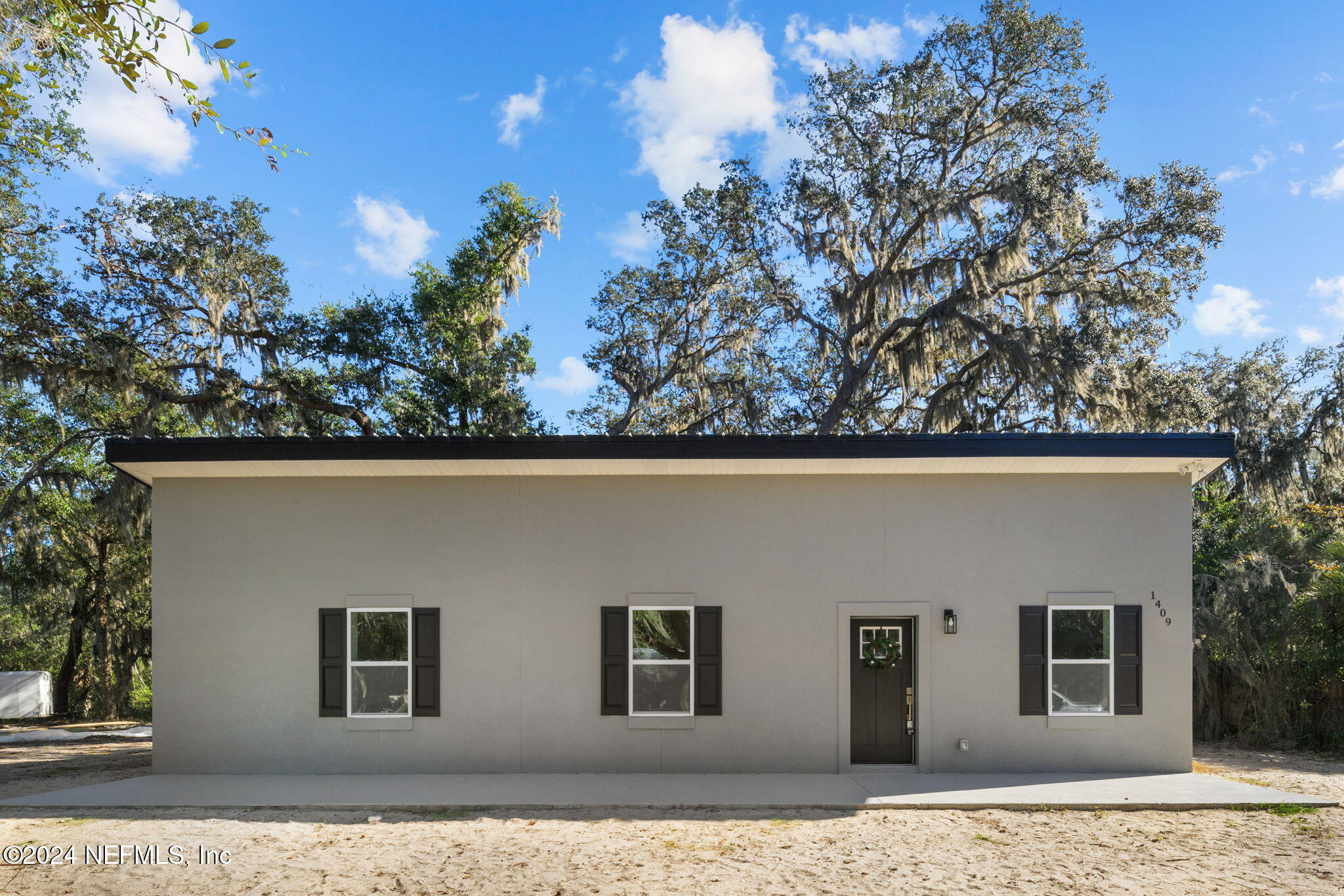 1409 High Street Palatka, FL 32177 - Photo 16 of 23 front view of a house