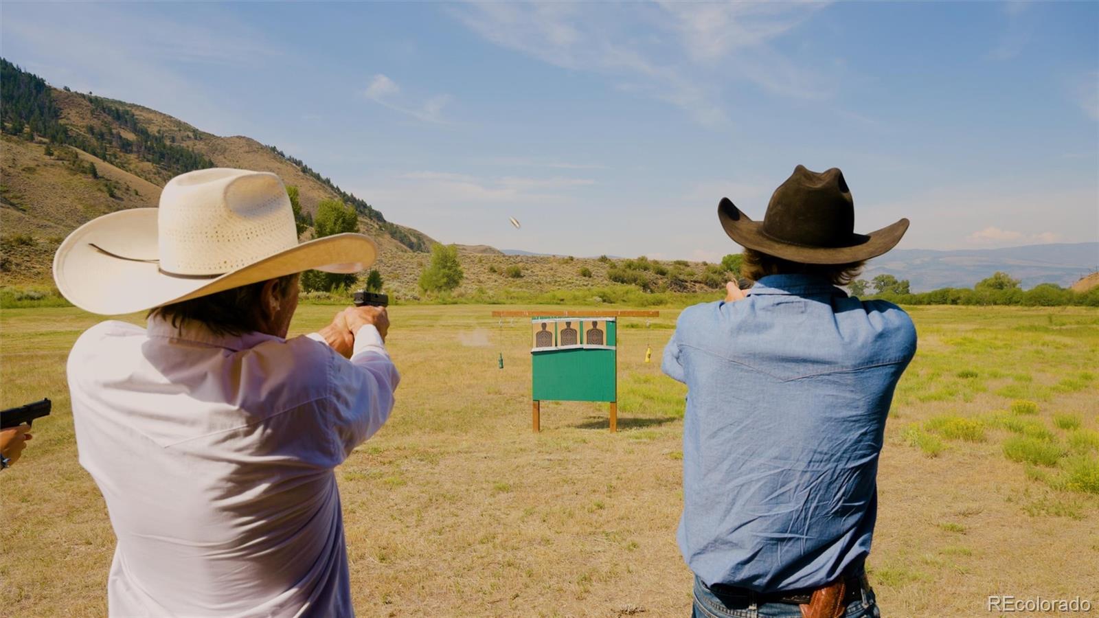 1853 County Road Kremmling, CO 80459 - Photo 17 of 50 a living room with furniture and a mirror