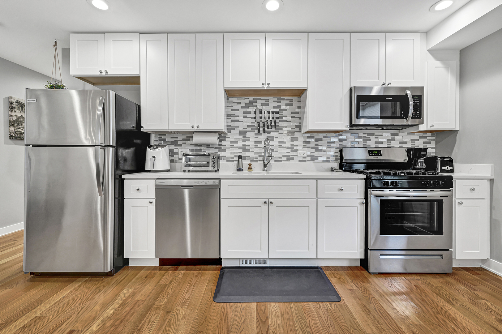 2440 West 24th Place, Unit 1F Chicago, IL 60608 - Photo 5 of 22