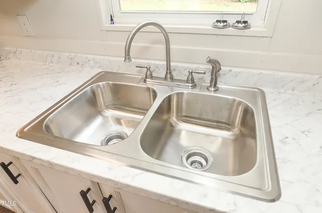 a close view of sink and tap