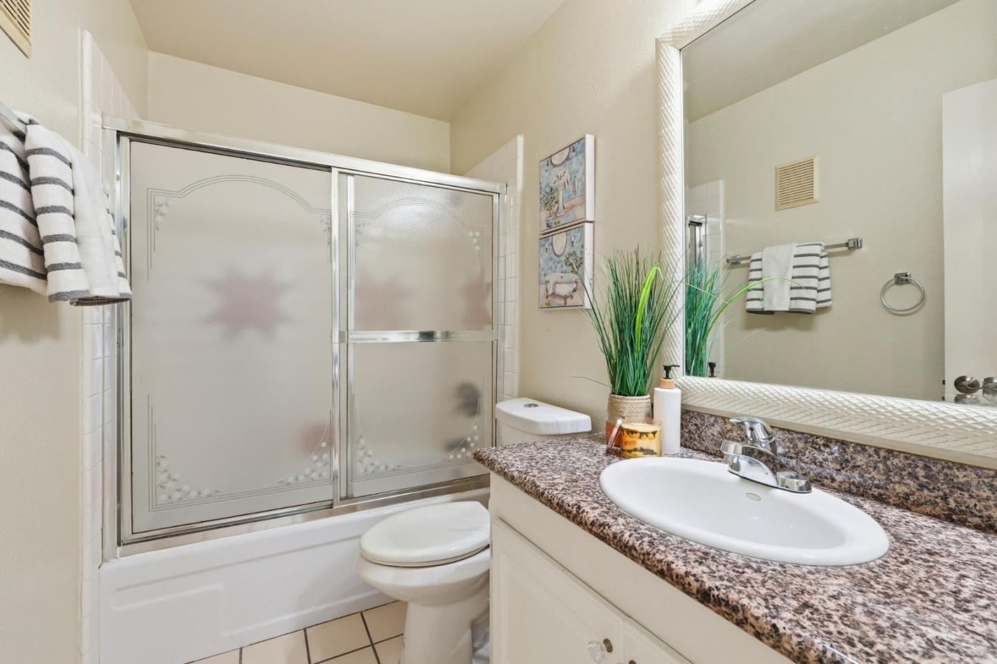500 West Middlefield Road, Unit 20 Mountain View, CA 94043 - Photo 15 of 34