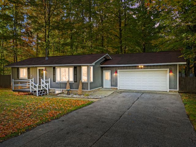 $289,900 | 529 Ottawa Trail, Buckley, MI 49620