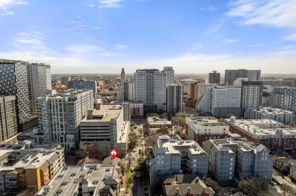 a picture of city view