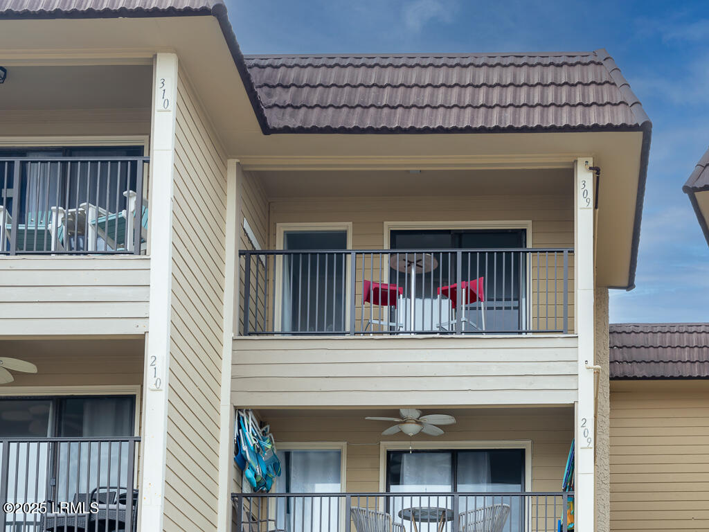 40 Folly Field Road, Unit 309A Hilton Head Island, SC 29928 - Photo 5 of 45 9W6A9233-Edit