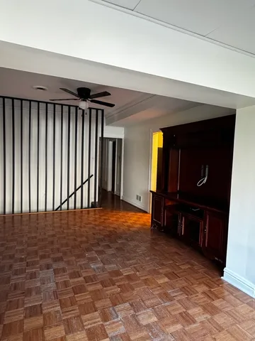 a view of livingroom with furniture