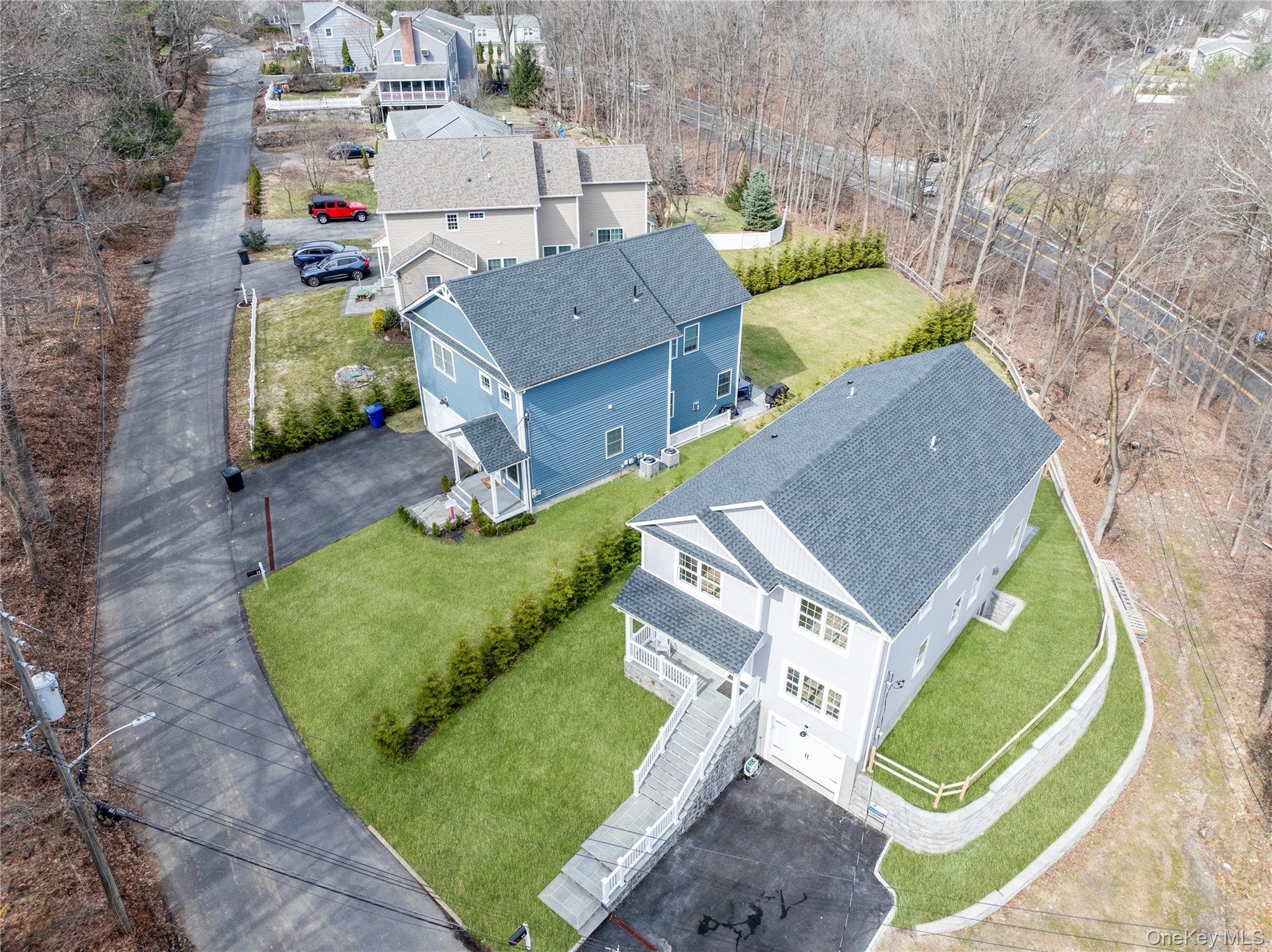 16 Stephens Lane Valhalla, NY 10595 - Photo 44 of 47 an aerial view of a house having yard