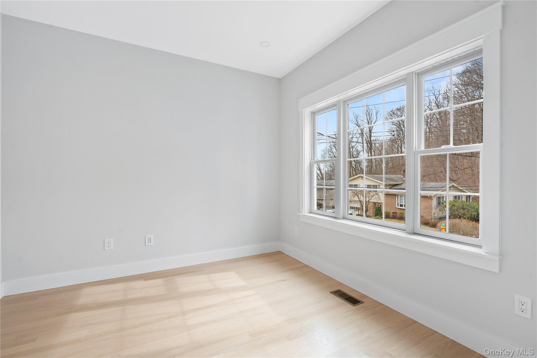 16 Stephens Lane Valhalla, NY 10595 - Photo 8 of 47 an empty room with a window