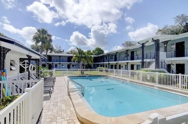 $1,350 | 6266 1st Avenue South, Unit 28, St. Petersburg, FL 33707