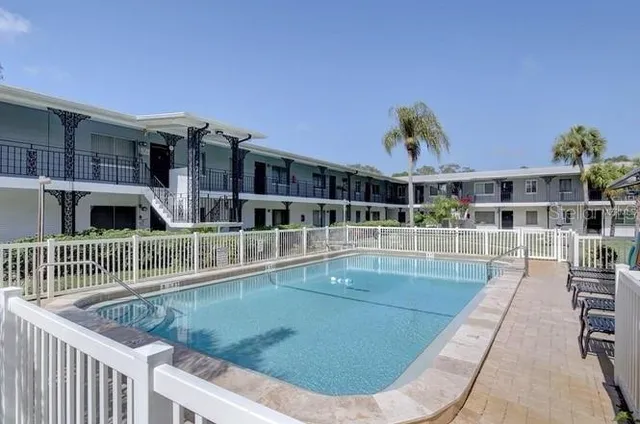 $1,350 | 6266 1st Avenue South, Unit 28, St. Petersburg, FL 33707